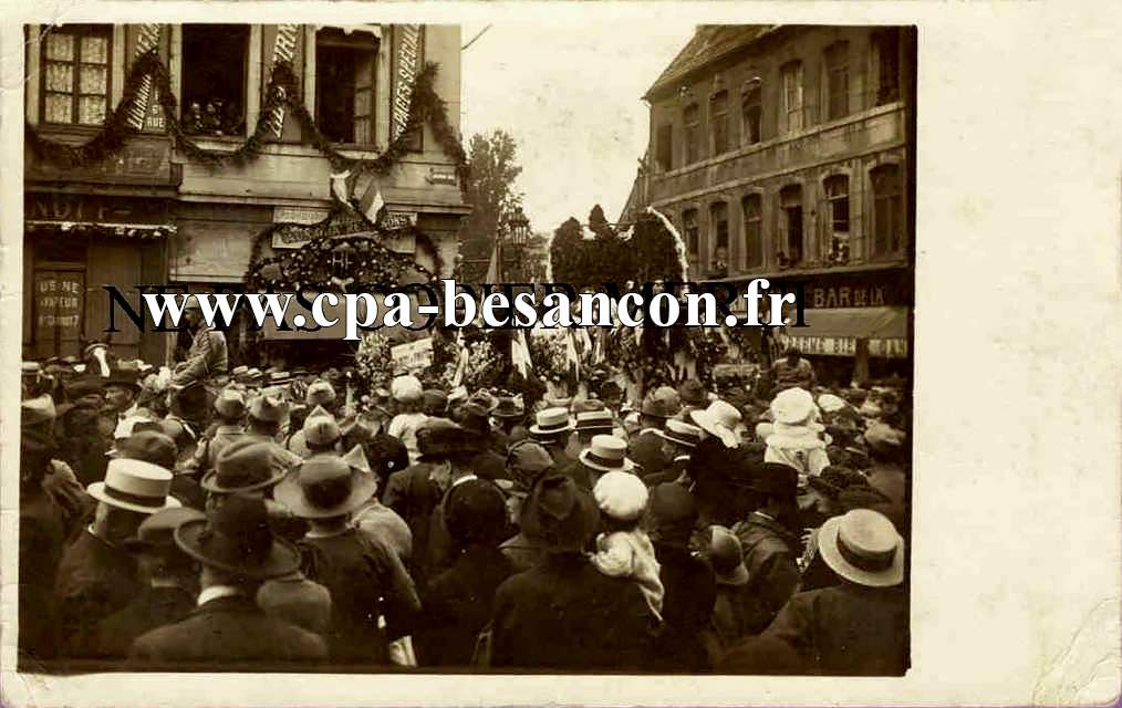 BESANÇON - Bas de la Grande Rue et rue des Boucheries - Cavalcade
